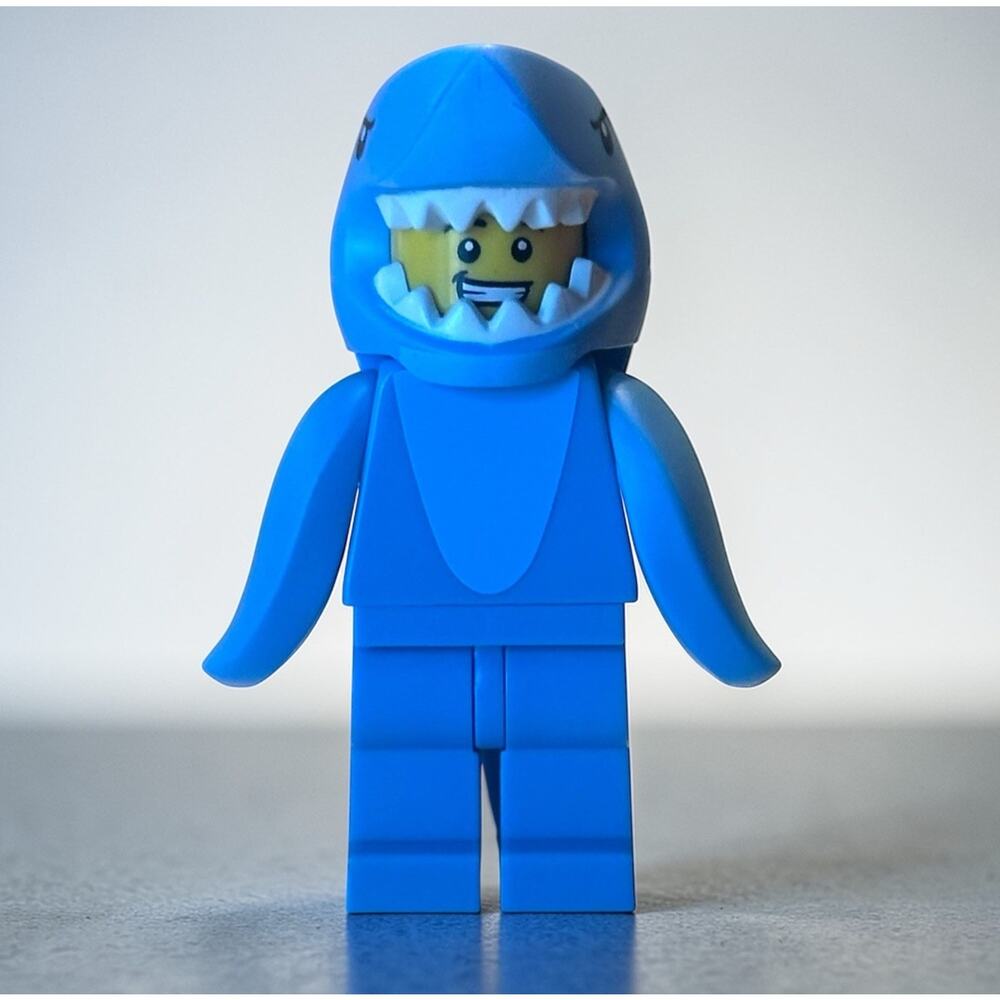 LEGO Collectible Minifigure Series 15 (71011) Shark Suit Guy col240